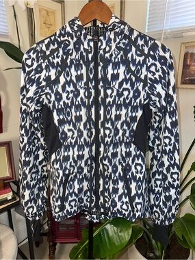 Lululemon Downtime Jacket Sprinkler Ikat Blue White Size 4 Rare